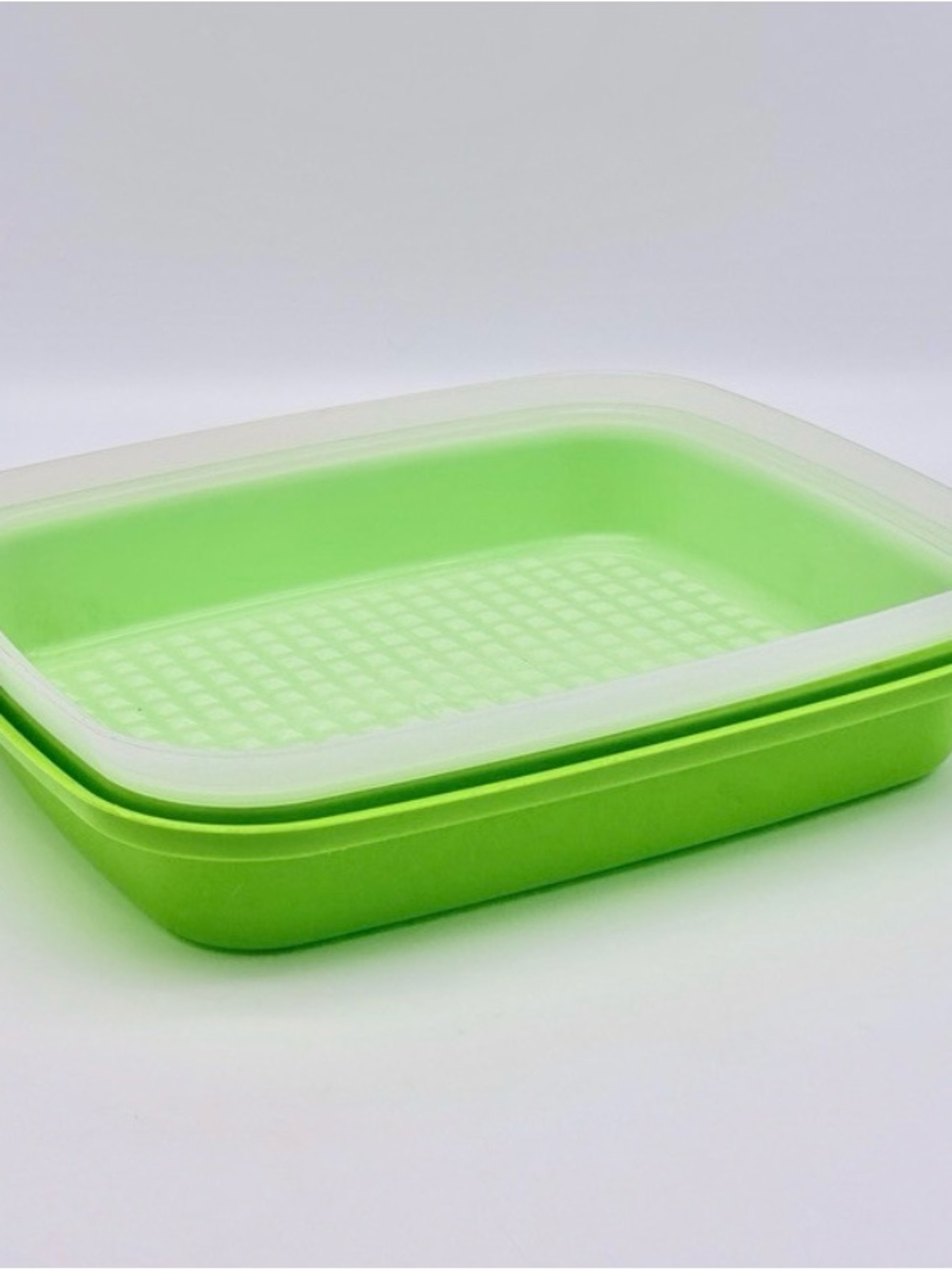 Tupperware Season and Serve-lime green container